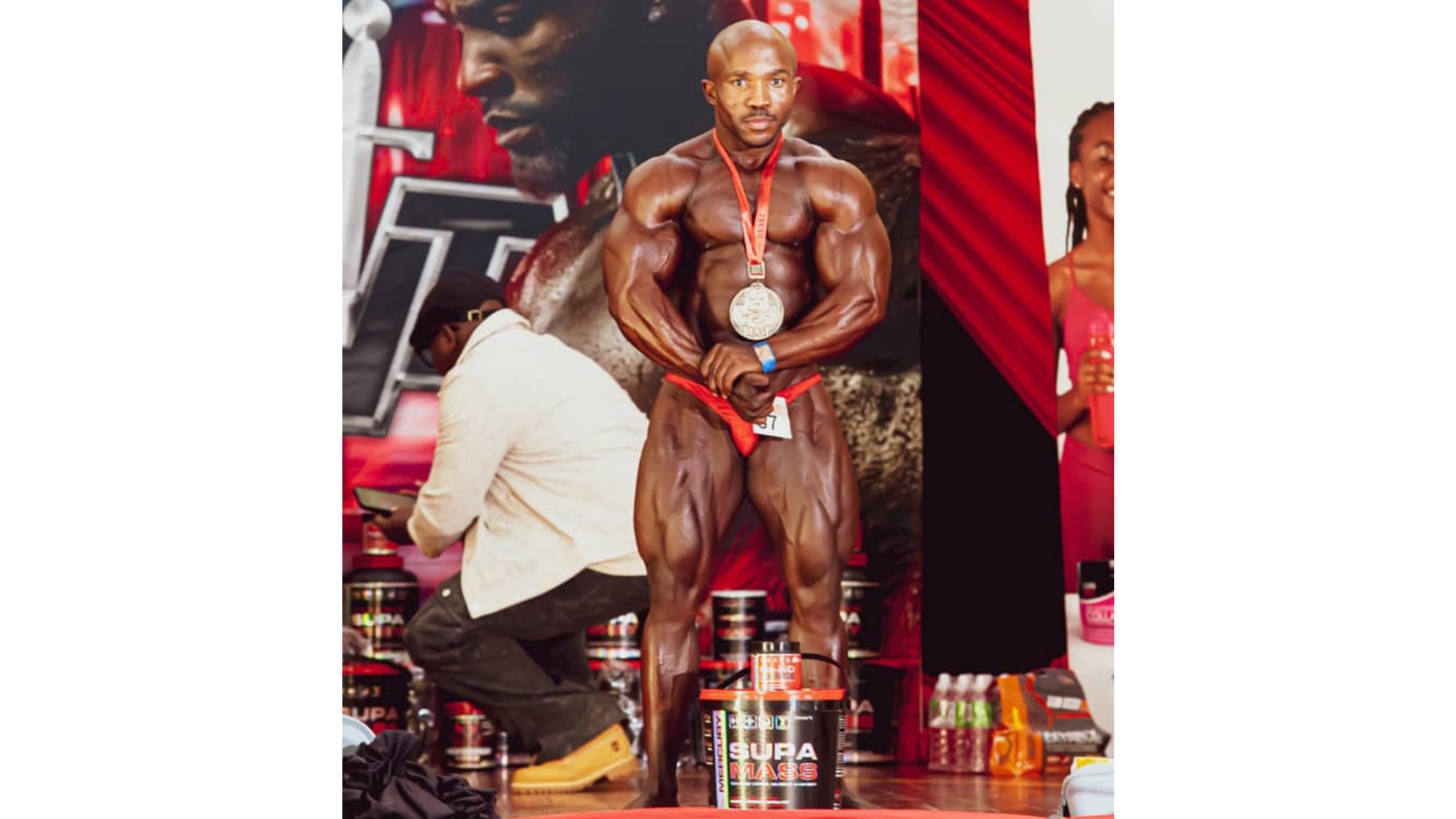 Bodybuilder Thompson chooses King over E15k